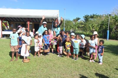 Nos petits chasseurs ravis et heureux de cette chasse au oeufs !  - Agrandir l'image 9 sur 9, fenêtre modale